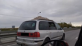Šoferis Igaunijā pārvadājis ķieģeļus uz auto jumta