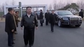 VIDEO ⟩ Ziemeļkorejas vadonis pirmo reizi izmēģinājis Putina dāvāto automašīnu