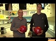 Video: Jēkabs Rozītis un Edgars Krūmiņš spēlē boulingu.
