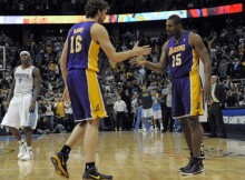 "Lakers" bez savainotā Braienta Losandželosā eksaminēs "Nuggets"