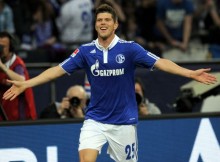 "Schalke" spēlē neizšķirti Augsburgā, cīņa par trešo vietu joprojām atklāta
