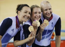 Britu dāmu treka komandai trešais pasaules rekords divās dienās