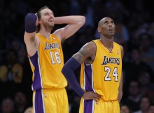 Kobe un "Lakers" mēģinās sagādāt "Nuggets" trešo zaudējumu pēc kārtas
