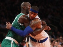 Bostonas "Celtics" nokož "Knicks" kumosu, Entonijs zaudē savaldību