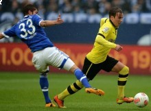 "Schalke" aizraujošā derbijā pieveic Dortmundi, "Bayern" izrauj uzvaru