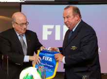FIFA ārsts: "Būtu labi, ja Pasaules kauss Katarā notiktu labākā temeratūrā"