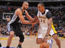 "Lakers" bez Braienta uzvar "Spurs", soļa attālumā no play-off