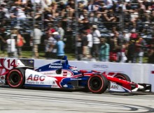 Bijušais F1 pilots Sato izcīna pirmo IndyCar  uzvaru (+video)