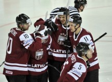 Dārziņam trīs vārti, Latvija apspēlē pasaules vicečempioni