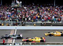 "Indy 500" sacīkstēs pirmo reizi karjerā uzvar Kanāns