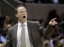Par "Hawks" galveno treneri kļūs ilggadējais "Spurs" treneris Badenholcers