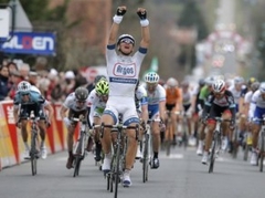 Kitels izcīna uzvaru "Tour de France" atklāšanas posmā