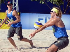 Samoilovs un Šmēdiņš pusfinālā pret sīvākajiem konkurentiem FIVB rangā