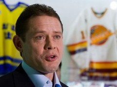 Pāvels Burē: "Aktīvi strādāju pie jauna KHL kluba izveides"