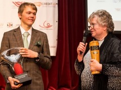 Skujiņš un citi Latvijas labākie velosportisti saņēmuši gada balvas riteņbraukšanā