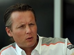 Rons Deniss "McLaren" vadītāja amatā varētu apstiprināt Semu Maiklu