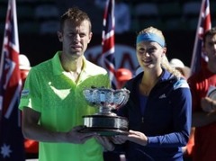"Australian Open" jauktajās dubultspēlēs uzvar Nestors un Mladenoviča
