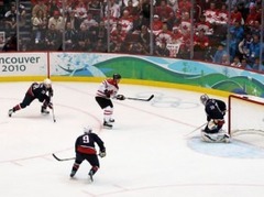 Soču hokeja pusfinālā 2010. un 2006. gada fināla atkārtojumi