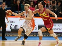 Jēkabsone pievienojas divkārtējām WNBA čempionēm "Mercury"