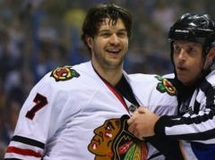 "Blackhawks" pirmā pāra aizsargam Sībrukam trīs spēļu diskvalifikācija