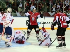 Latvijas hokeja izlasei pirmajā spēlē uzvara pār frančiem