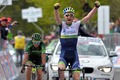"Giro d'Italia" devītajā posmā uzvar Vīnings, kopvērtējumā vadību saglabā Evanss