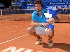 Gulbis joprojām perfekts finālos, izcīnot sesto ATP titulu