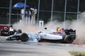 Foto: "Mercedes" problēmas, divas smagas avārijas un Rikjardo pirmā F1 uzvara