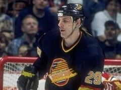 Bijušajam NHL "policistam" Odžikam konstatēta reta un neārstējama slimība