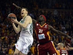 Pocjus pievienojas "Galatasaray", Kleiza un Makalebs atstāj "Fenerbahce"