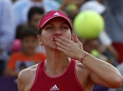 Halepa priecē fanus Rumānijas pirmajā WTA turnīrā