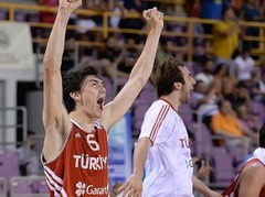 Fantastiskā Turcija pirmo reizi triumfē U20 čempionātā