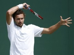 Gulbis saglabā pozīcijas, Ostapenko jauns rekords