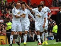 "Swansea" sagādā "Manchester United" zaudējumu atklāšanas spēlē