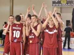 Kuruca danks glābj puslaiku, U16 izlase uzvar Grieķiju