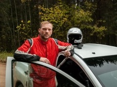 J.Vorobjova stūrmanis Mālnieks ar automašīnām uz ''Tu'' gan ikdienā, gan brīvajā laikā