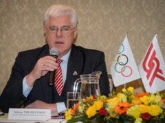 Paraksta līgumu par Latvijas Jaunatnes olimpiādes organizēšanu Valmierā un Cēsīs