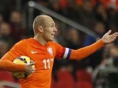 Robens kritizē komandas aizsardzību, Nīderlande pret Latviju, visticamāk, bez Vlāra
