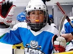 11 gadus vecs japānis pārsteidz hokeja pasauli
