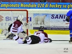 Latvijas U-20 izlase cieš neveiksmi pret Itālijas hokejistiem