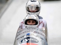 Latvijas bobsleja divnieki labākie pēdējā treniņbraucienā