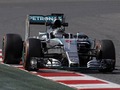 "Mercedes" dominē pirmajā F1 treniņā Austrālijā