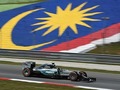 Rosbergs ātrākais 1. treniņā Malaizijā, Hamiltons paliek bez rezultāta