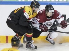 Video: Latvijas hokejistiem sāpīgs zaudējums pret Vāciju