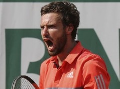 Gulbis trijos setos pārvar "French Open" pirmo kārtu