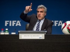 FIFA komunikāciju direktors: "Kongress, vēlēšanas un PK finālturnīri notiks, kā paredzēts"