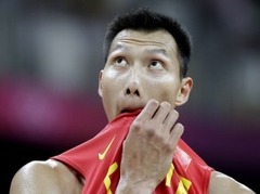 Bijušais NBA spēlētājs Jianlians Ķīnā paraksta līgumu par 16 miljoniem