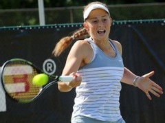 Ostapenko neizmanto iespējas un Vimbldonā zaudē 2. kārtā