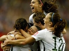 Pasaules kausā sievietēm ASV uzvar Vāciju un iekļūst finālā