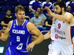 Serbijai plus 29 pret Islandi, Slovēnija iztur Nīderlandes izrāvienu 16:0